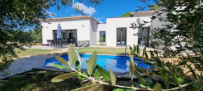 Villa neuve de standing au calme